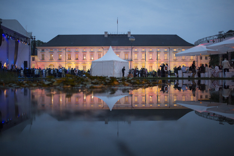 Abendstimmung beim Bürgerfest des Bundespräsidenten