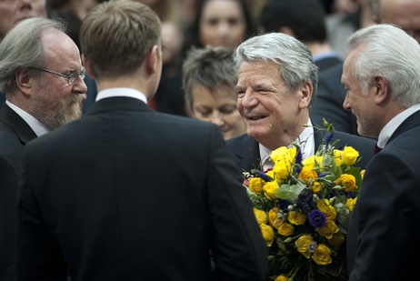 Bundesversammlung im Plenarsaal des Deutschen Bundestages - Gratulation für Joachim Gauck zu seiner Wahl als Bundespräsident