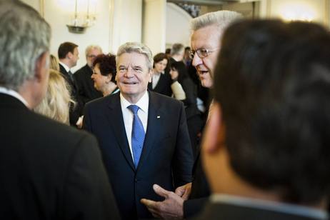 Bundespräsident Joachim Gauck mit Winfried Kretschmann, Ministerpräsident des Landes Baden-Württemberg, und Mitgliedern des Landeskabinetts in der Villa Reitzenstein