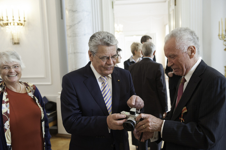 Bundespräsident Joachim Gauck beim Empfang nach der Ordensverleihung