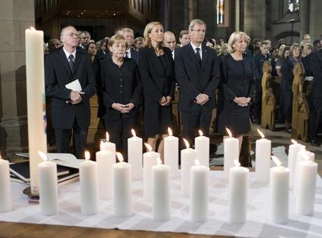 Ökumenischer Gottesdienst für die Opfer des Unglücks der Loveparade 2010