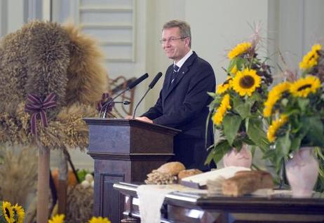 Bundespräsident Christian Wulff während einer Rede in der Friedrichstadtkirche bei der Übergabe der Erntekrone der deutschen Landwirtschaft.