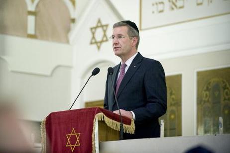 Bundespräsident Christian Wulff während einer Ansprache in der Synagoge in der Pestalozzistraße während der feierlichen Ordinierung dreier neuer Rabbiner.