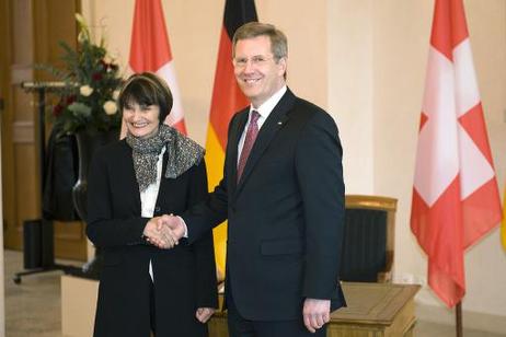 Bundespräsident Christian Wulff empfängt Micheline Calmy-Rey, Bundespräsidentin der Schweiz, zu einem Gespräch im Schloss Bellevue.