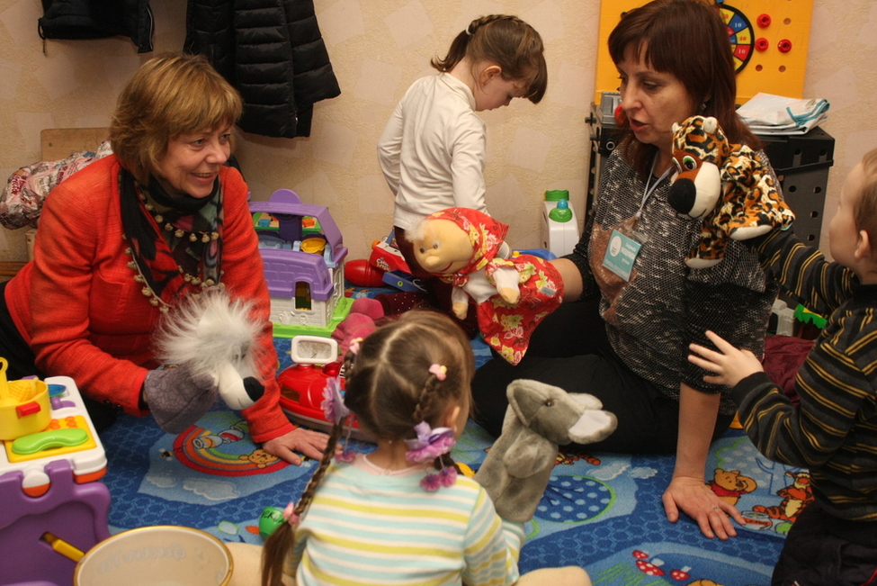 Daniela Schadt besucht eine Erstaufnahmeeinrichtung  für Kinder in Charkiw, die vor dem Konflikt in der Ostukraine geflohen sind, anlässlich einer UNICEF-Reise in die Ukraine