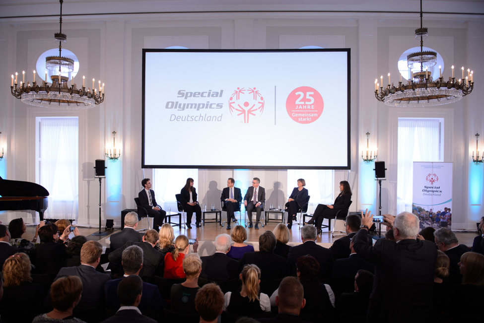 Gesprächsrunde anlässlich des Festaktes zum 25. Jubiläum von Special Olympics Deutschland im Großen Saal von Schloss Bellevue