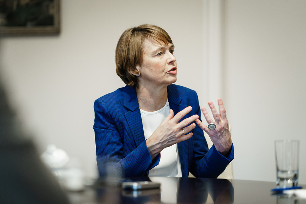 Elke Büdenbender im Interview mit der Tageszeitung Handelsblatt in Schloss Bellevue