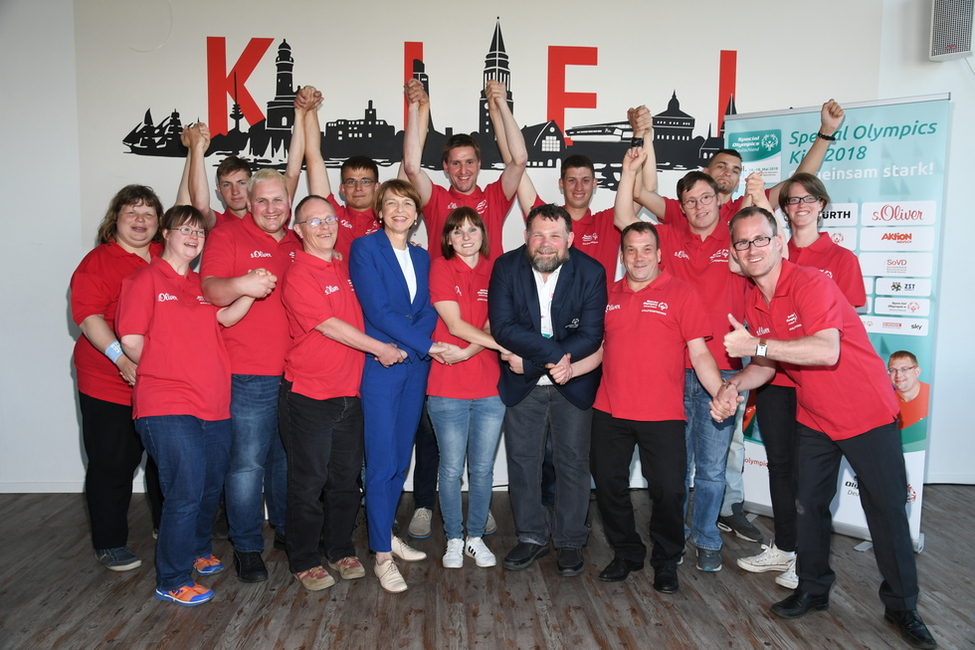 Elke Büdenbender nimmt an der Eröffnungsfeier der Special Olympics 2018 am 14. Mai in Kiel teil und spricht im Vorfeld mit 14 Athletensprecherinnen und -sprechern