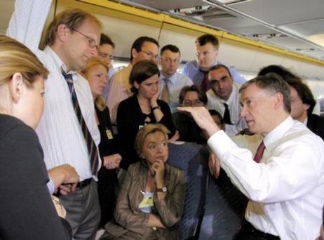 Bundespräsident Köhler im Flugzeug