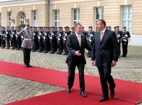 Präsident von Aserbaidschan Alijew in Berlin 2004