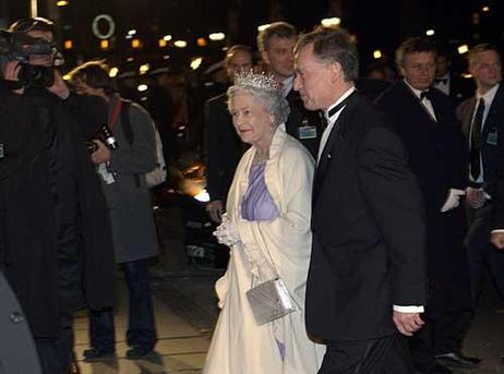 Königin Elizabeth II. von Großbritannien in Berlin 2004