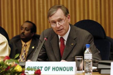 Bundespräsident Horst Köhler hält vor der Afrikanischen Union (AU) eine Grundsatzrede. In seinen Ausführungen kritisiert er die zahlreichen Kriege und Krisen auf dem afrikanischen Kontinent.