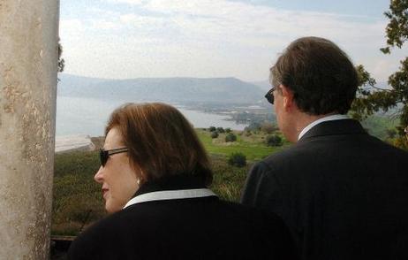 Bundespräsident Horst Köhler in Israel 2005. Ausblick auf den See Genezareth vom Berg der Seligpreisung.