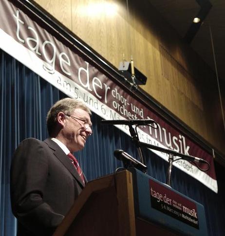 Bundespräsident Horst Köhler bei seinem Grußwort zur Verleihung der Pro Musica und Zelter Plaketten im Rahmen der 'Tage der Chor- und Orchestermusik' an der Bayerischen Musikakademie Marktoberdorf.