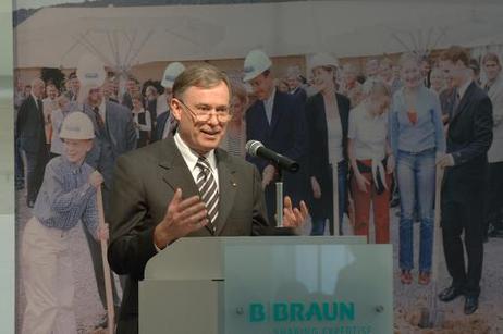 Bundespräsident Horst Köhler während seiner Ansprache zur Eröffnung der neuen Infusionslösungsfertigung auf dem Gelände der Firma B. Braun Melsungen AG.