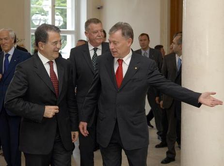 Bundespräsident Horst Köhler empfängt Romano Prodi, Ministerpräsident Italiens, zu einem Gespräch im Schloss Bellevue.