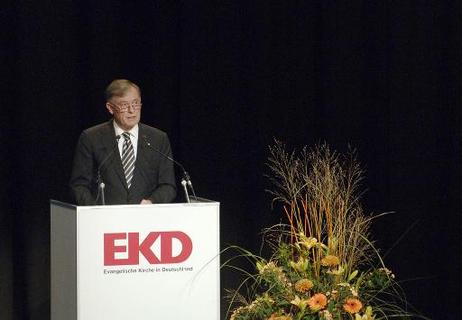 Bundespräsident Horst Köhler während einer Rede auf der Synode der Evangelischen Kirche in Deutschland (EKD).