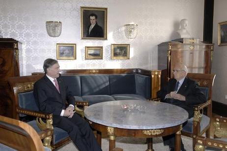 Bundespräsident Horst Köhler (l.)im Gespräch mit Giorgio Napolitano, Präsident Italiens, im Kleinen Senatszimmer der Universität Tübingen.