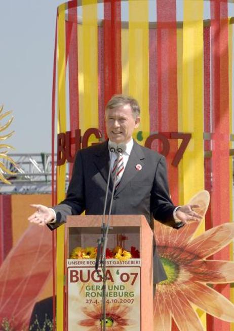 Bundespräsident Horst Köhler während einer Rede anlässlich der Eröffnung der Bundesgartenschau 2007.