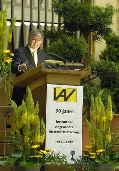 Bundespräsident Horst Köhler während einer Ansprache auf der Festveranstaltung '50 Jahre Institut für Angewandte Wirtschaftsforschung (IAW)'.