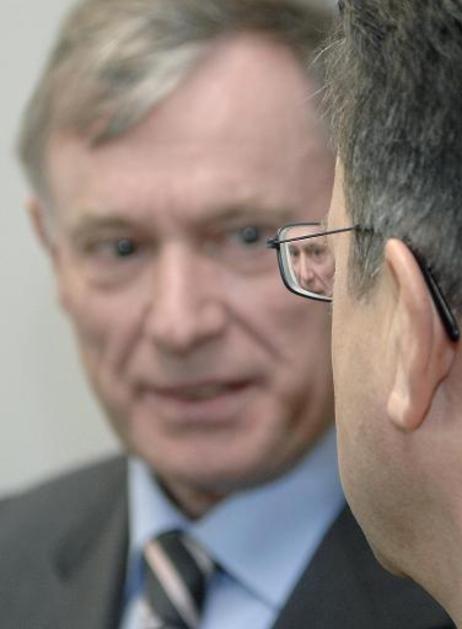 Bundespräsident Horst Köhler (l.) im Gespräch mit Frank-Jürgen Weise, Vorstandsvorsitzender der Bundesagentur für Arbeit (BA).