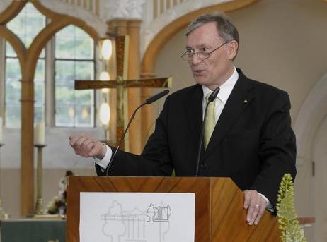 Bundespräsident Horst Köhler während einer Rede auf der Jahreshauptversammlung der Gesellschaft der Freunde des Dessau-Wörlitzer Gartenreiches in der St. Petri-Kirche.