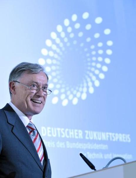 Bundespräsident Horst Köhler während einer Ansprache in der Firma Osram Opto Semiconductors, Preisträger des Deutschen Zukunftspreises 2007.