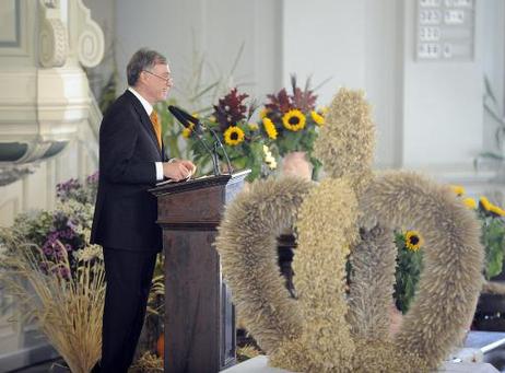 Bundespräsident Horst Köhler während eines Grußwortes bei der Übergabe der Erntekrone in der Friedrichstadtkirche.