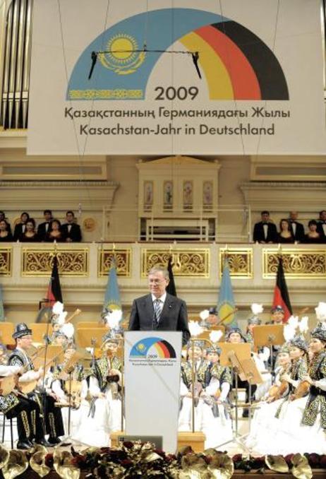 Bundespräsident Horst Köhler während eines Grußwortes beim Konzert zur Eröffnung der Veranstaltungsreihe "2009 - Kasachstan-Jahr in Deutschland" im Konzerthaus am Gendarmenmarkt.