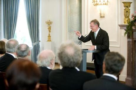 Bundespräsident Horst Köhler während einer Ansprache auf der Festsitzung zur Jahrestagung des Ordens Pour le mèrite im Konzerthaus am Gendarmenmarkt.