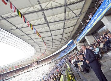 Bundespräsident Horst Köhler bei der Eröffnung der Leichtathletik-Weltmeisterschaft im Olympiastadion.