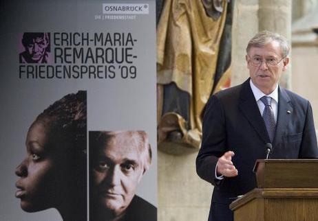 Bundespräsident Horst Köhler während einer Laudatio in der Marienkirche anlässlich der Verleihung des Erich-Maria-Remarque-Friedenspreises.