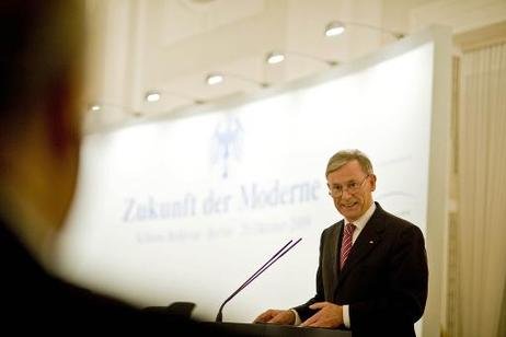 Bundespräsident Horst Köhler bei seiner Rede auf der Veranstaltung "Gesprächsreihe Ansichten der Moderne / Podiumsdiskussion Zukunft der Moderne" im Schloss Bellevue.