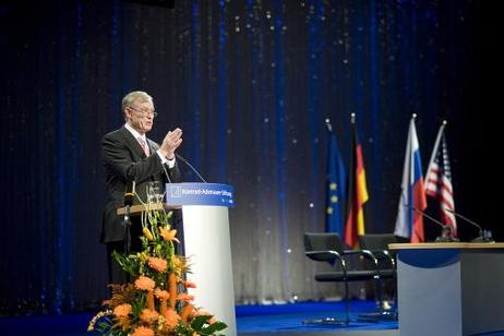 Bundespräsident Horst Köhler während einer Rede bei der der Festveranstaltung der Konrad-Adenauer-Stiftung "Mauerfall und Wiedervereinigung - Der Sieg der Freiheit" im Friedrichstadtpalast.