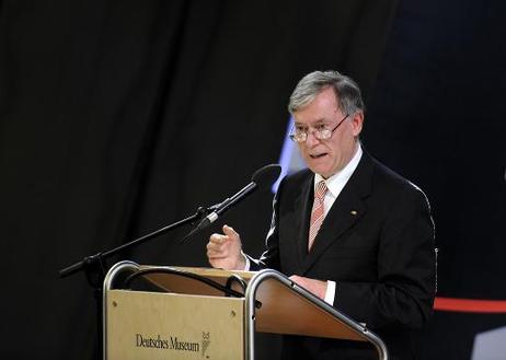 Bundespräsident Horst Köhler während eines Grußwortes anlässlich der Eröffnung des Zentrums Neue Technologien im Deutschen Museum München.