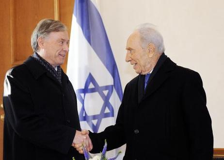 Bundespräsident Horst Köhler empfängt Shimon Peres, Präsident Israels, zu einem Gespräch im Schloss Bellevue.