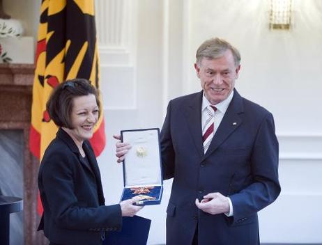 Großes Verdienstkreuz an Herta Müller 2010