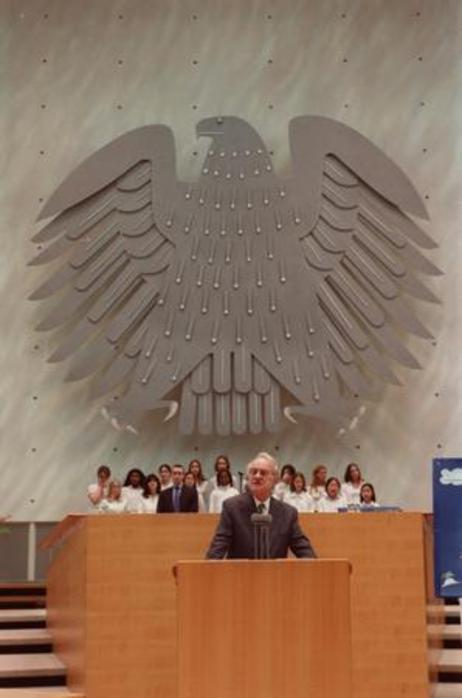 Bundespräsident Rau: "Internationales Jahr der Freiwilligen 2001"