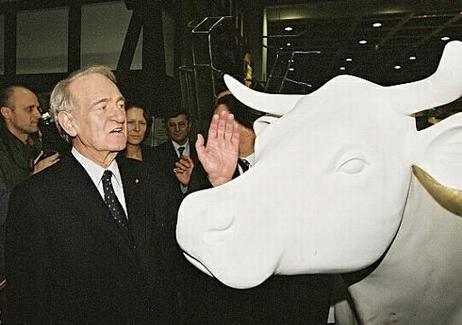 Bundespräsident Dr.Dr.h.c. Johannes Rau beim Rundgang über das Ausstellungsgelände der "Grünen Woche" Berlin.