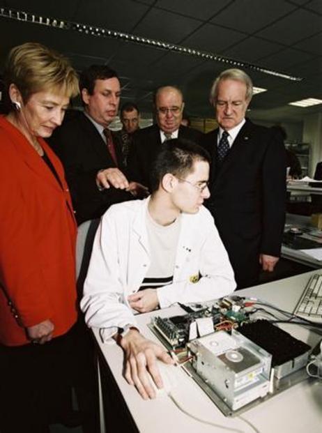 Bundespräsident Rau und BM Bergmann: Besuch der MAZet GmbH