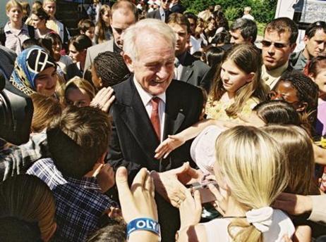 Bundespräsident Rau gibt ein Kinderfest