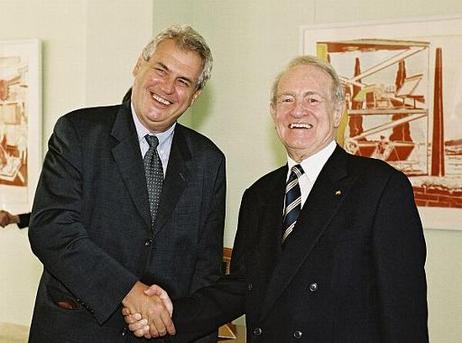 Bundespräsident Dr.Dr. h.c. Johannes Rau empfängt den Ministerpräsidenten der Tschechischen Republik, Ing. Milos Zeman, zu einem Besuch der Bundesrepublik Deutschland.