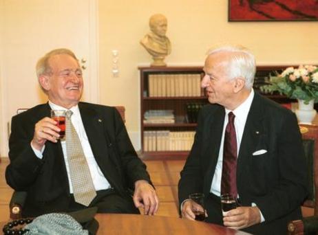 Bundespräsident Rau gibt Abendessen zu Ehren von Hamm-Brücher