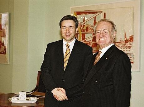 Der Regierende Bürgermeister Berlins, Klaus Wowereit, bei seinem Antrittsbesuch als Präsident des Bundesrates bei Bundespräsident Dr.Dr.h.c. Johannes Rau.