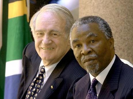 Bundespräsident Dr.Dr.h.c. Johannes Rau und der Präsident der Republik Südafrika Thabo Mbeki beim Pressestatement in den Union Buildings.