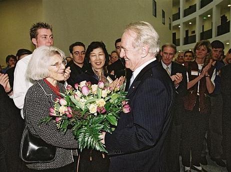 Empfang des Bundespräsidenten Dr.Dr.h.c. Johannes Rau aus Anlass des 50-jährigen Jubiläums der deutsch-amerikanischen Fulbright-Kommission.