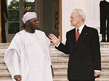 Bundespräsident Dr.Dr.h.c. Johannes Rau trifft das Staatsoberhaupt und Oberkommandierenden der Streitkräfte der Bundesrepublik Nigeria, Olusegun Obasanjo.