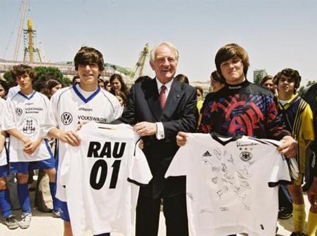 Reise von Bundespräsident Rau und seiner Frau Christina nach Portugal (5. - 8.5.2003)
