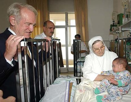 Besuch des Bundespräsidenten Johannes Rau im Caritas Baby Hospital, Bethlehem