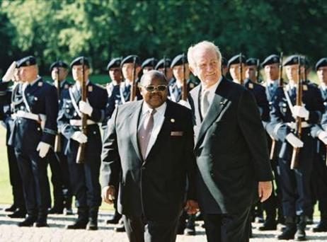 Präsident von Tansania Mkapa in Berlin 2003